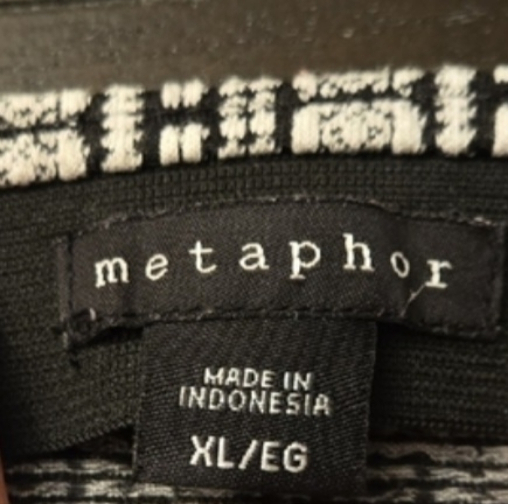 👌Metaphor Black & White Mini Skirt - Picture 3 of 3